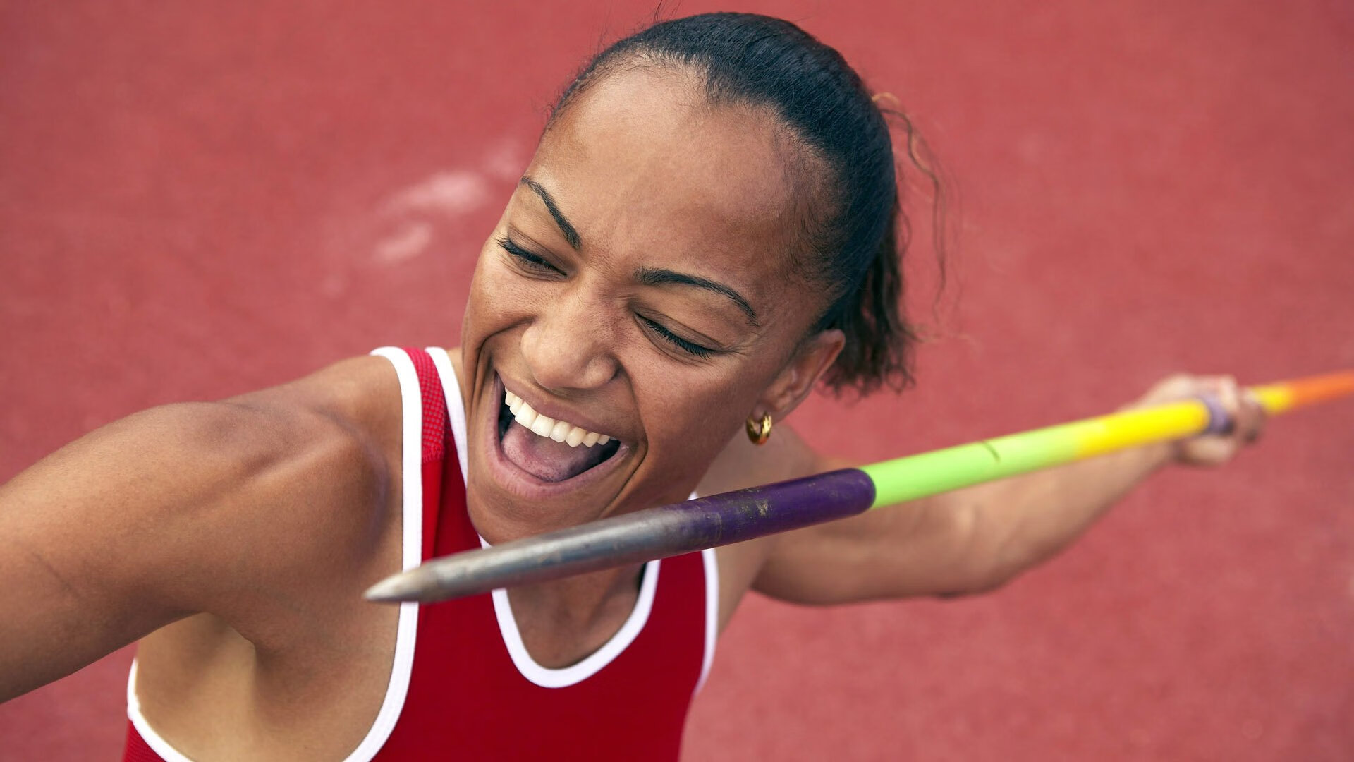 华体会app安装-朱婷与小球员合影鼓励勇敢追梦,朱婷和队友互动